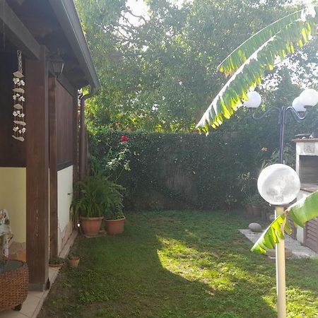 Brezza Di Mare Appartamento In Villa Con Giardino E Spiaggia ,Casa Vacanze Al Mare Куарту-Сант'Элена Экстерьер фото