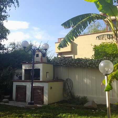 Brezza Di Mare Appartamento In Villa Con Giardino E Spiaggia ,Casa Vacanze Al Mare Куарту-Сант'Элена Экстерьер фото