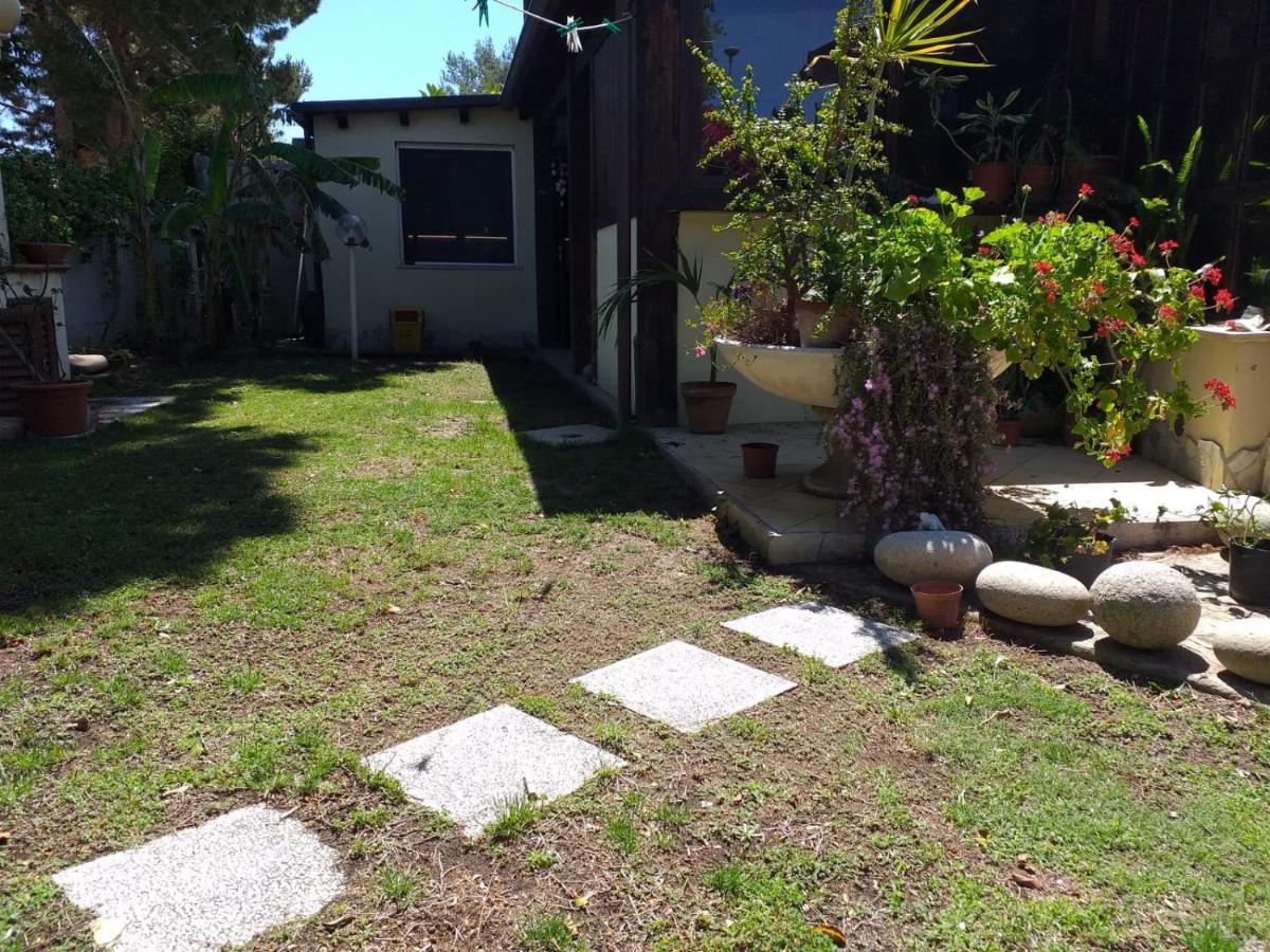 Brezza Di Mare Appartamento In Villa Con Giardino E Spiaggia ,Casa Vacanze Al Mare Куарту-Сант'Элена Экстерьер фото