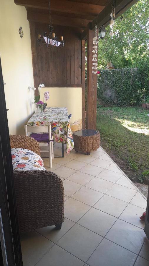 Brezza Di Mare Appartamento In Villa Con Giardino E Spiaggia ,Casa Vacanze Al Mare Куарту-Сант'Элена Экстерьер фото